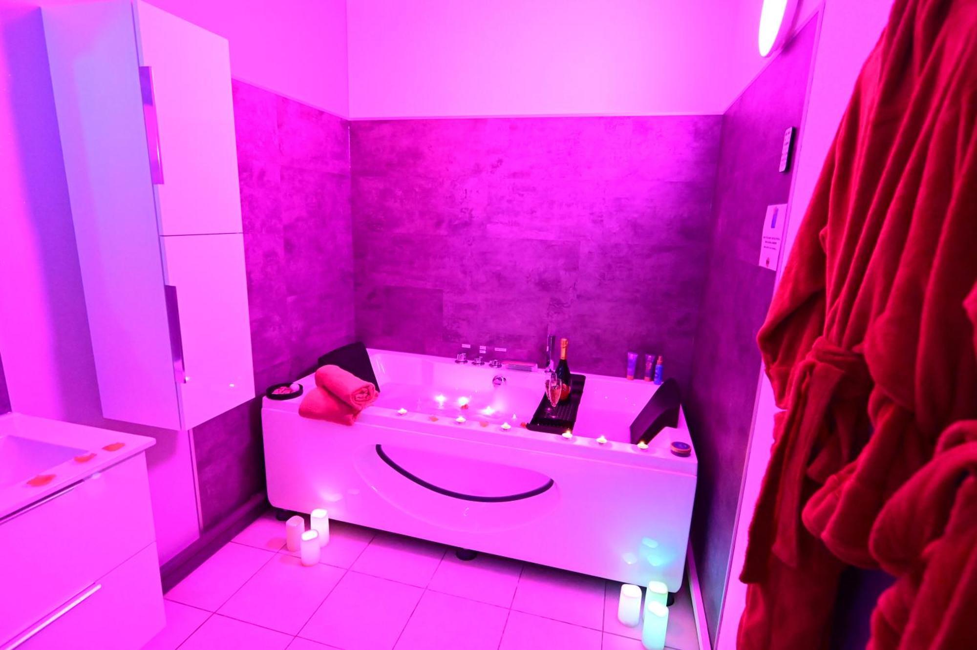 ביסקארוס Love Room A Deux Pas De L'Ocean Avec Hammam, Sauna Et Bain A 2 :-) מראה חיצוני תמונה
