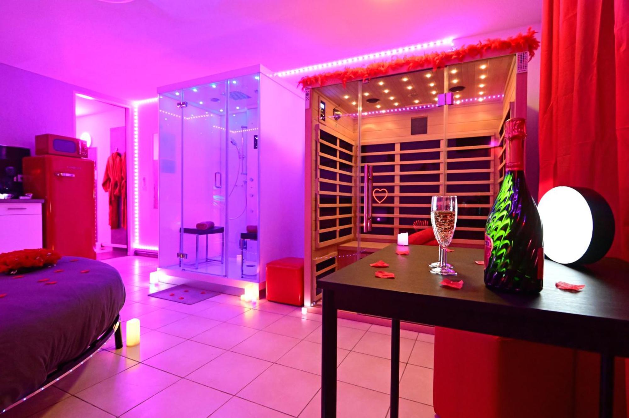 ביסקארוס Love Room A Deux Pas De L'Ocean Avec Hammam, Sauna Et Bain A 2 :-) מראה חיצוני תמונה