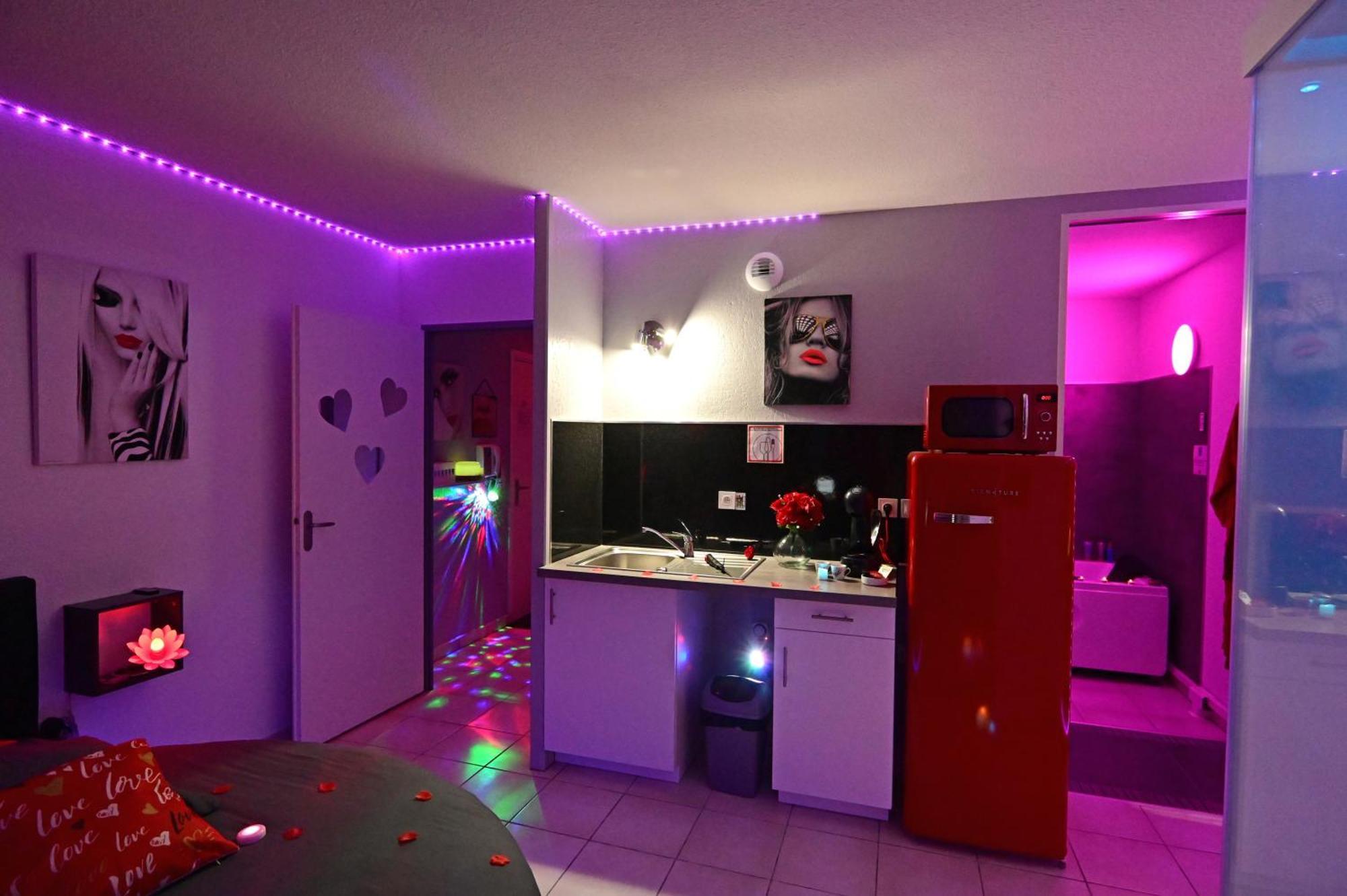 ביסקארוס Love Room A Deux Pas De L'Ocean Avec Hammam, Sauna Et Bain A 2 :-) מראה חיצוני תמונה