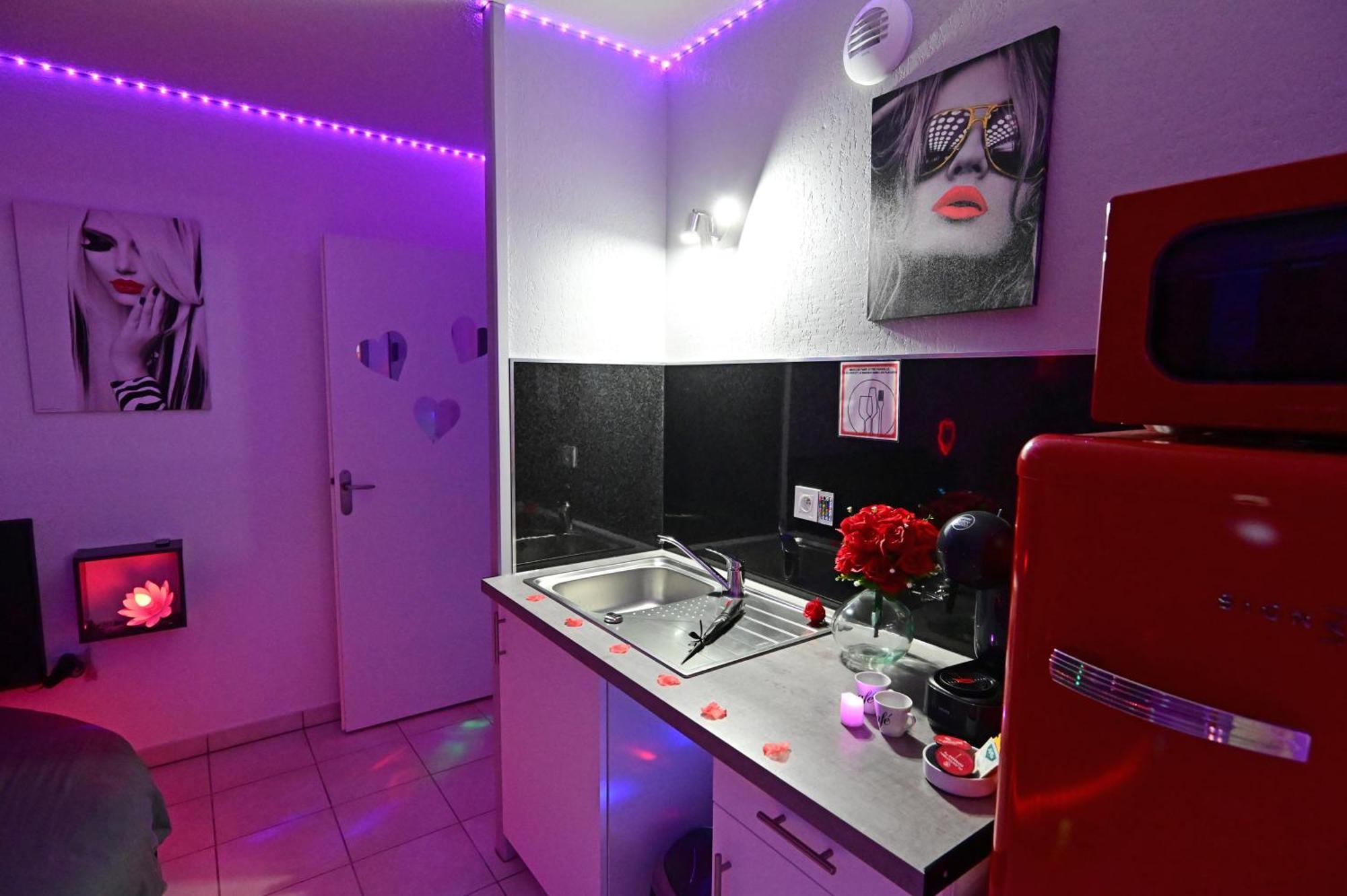 ביסקארוס Love Room A Deux Pas De L'Ocean Avec Hammam, Sauna Et Bain A 2 :-) מראה חיצוני תמונה