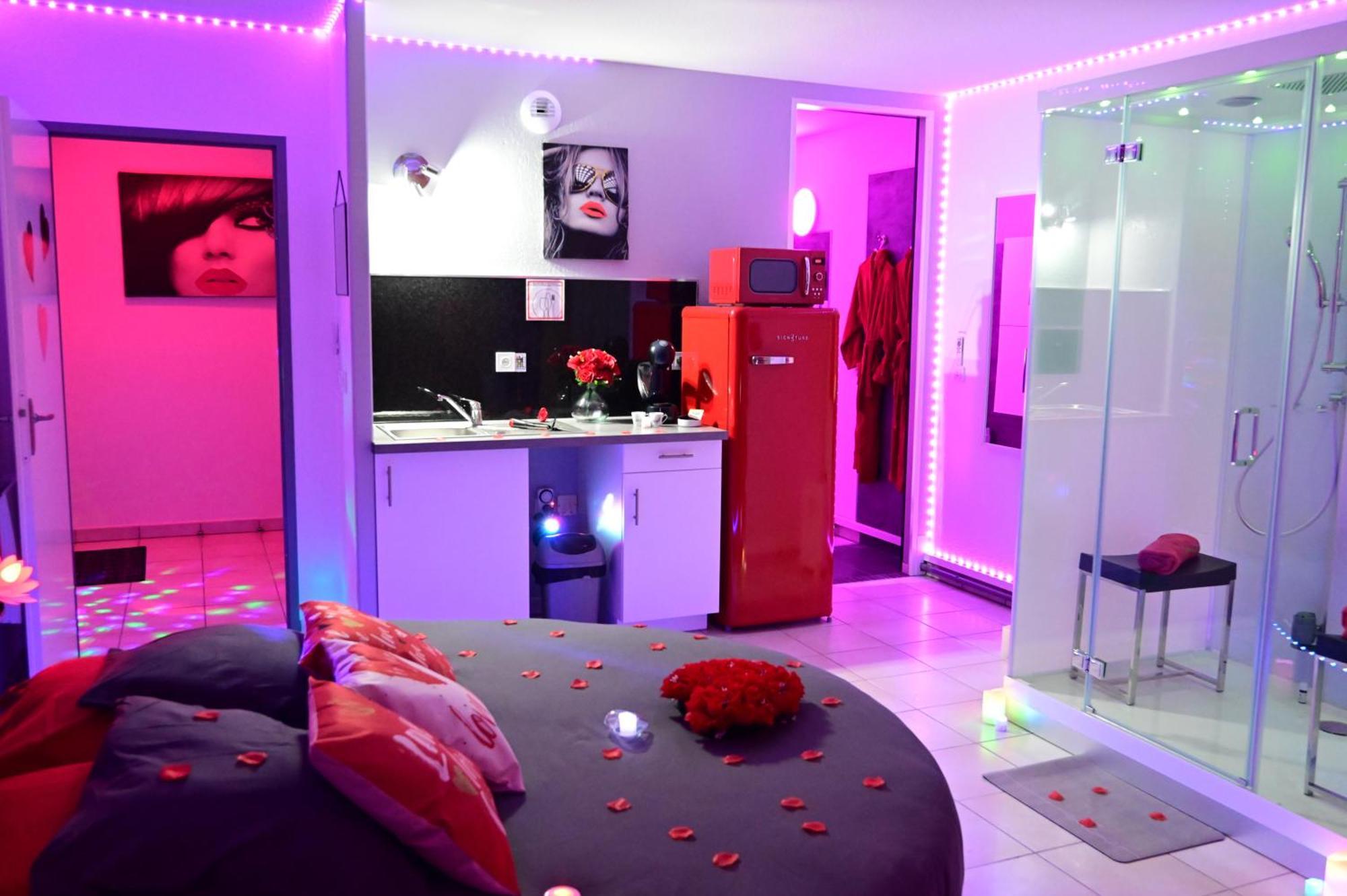 ביסקארוס Love Room A Deux Pas De L'Ocean Avec Hammam, Sauna Et Bain A 2 :-) מראה חיצוני תמונה