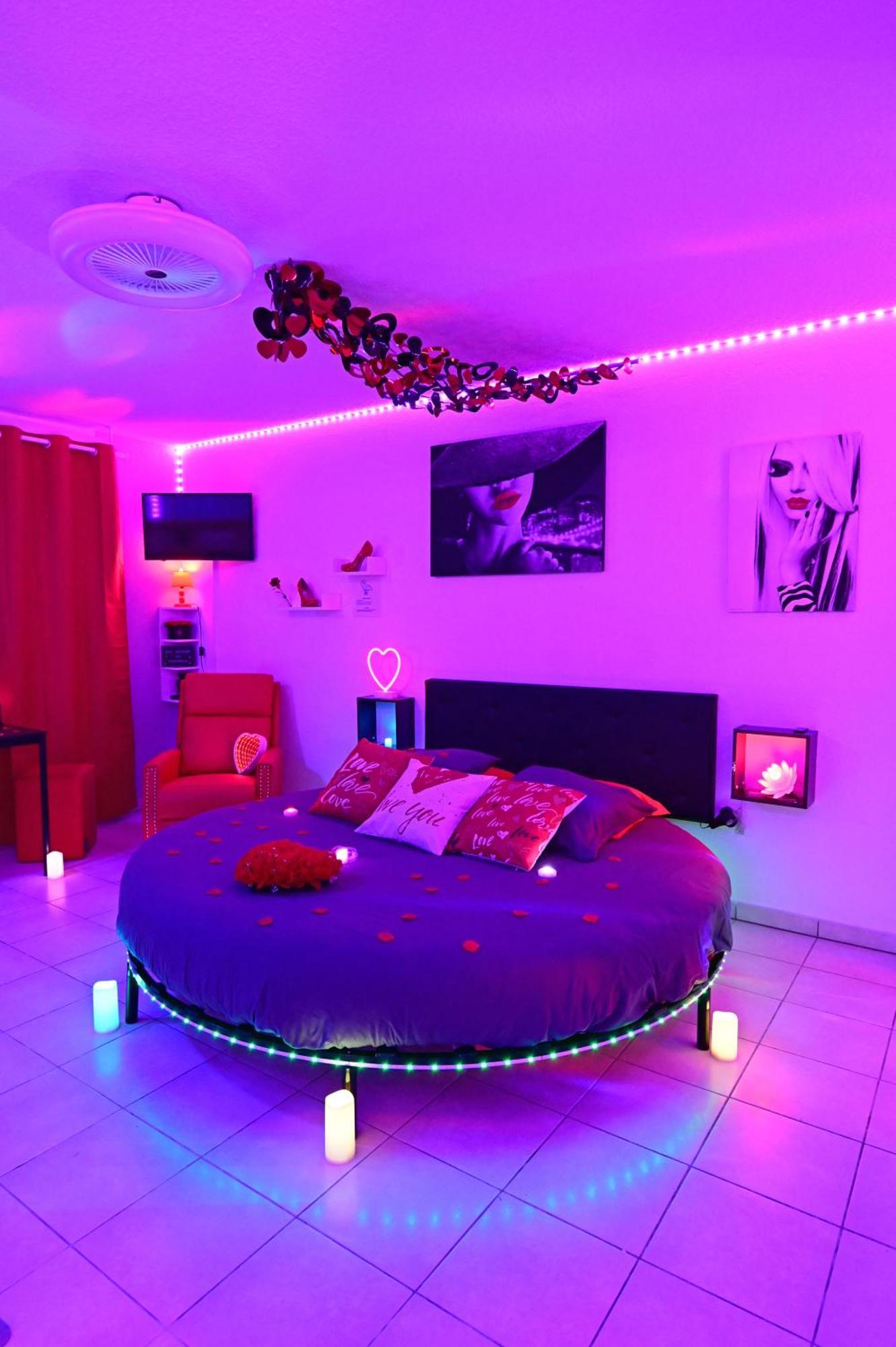 ביסקארוס Love Room A Deux Pas De L'Ocean Avec Hammam, Sauna Et Bain A 2 :-) מראה חיצוני תמונה
