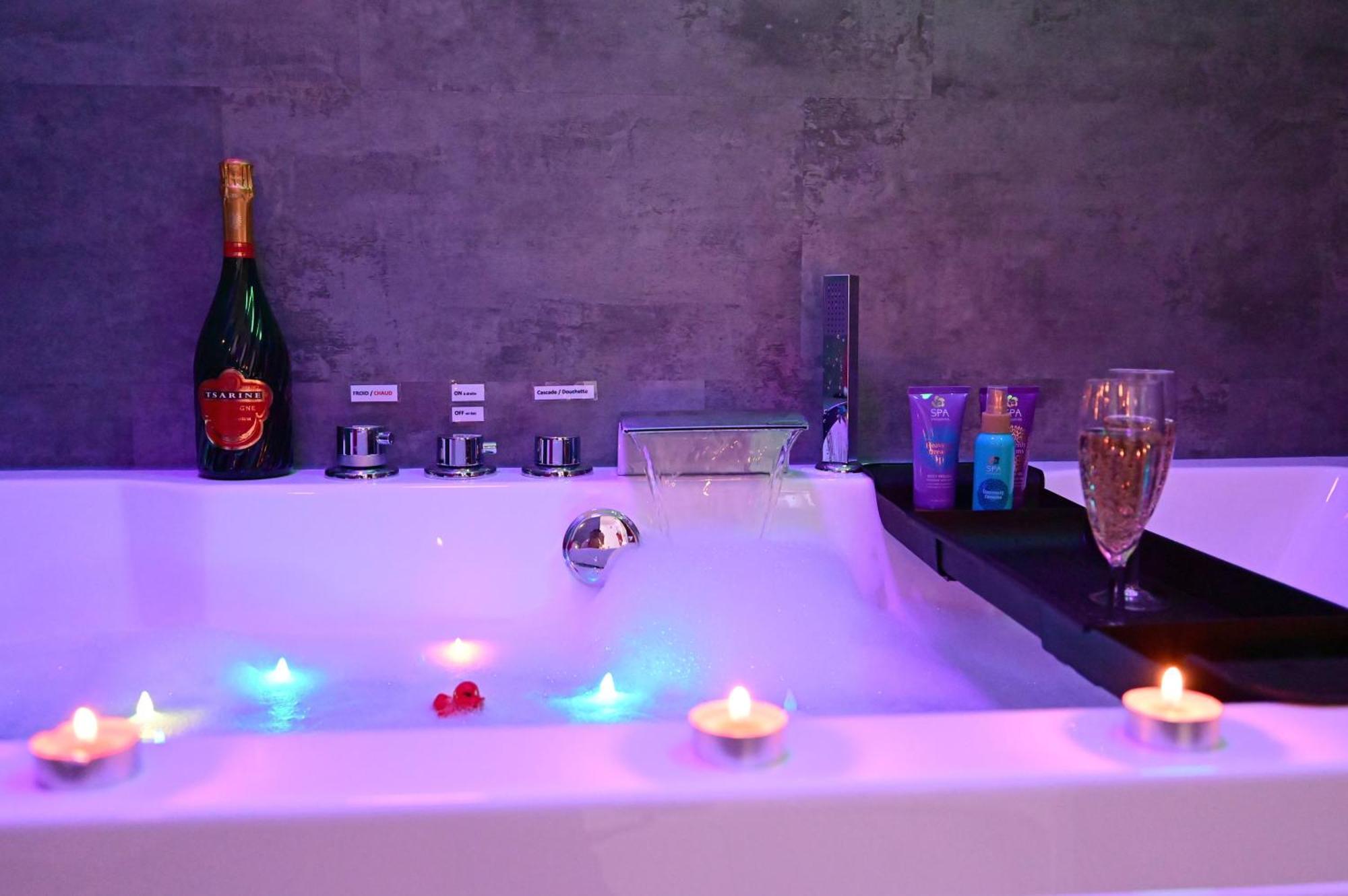 ביסקארוס Love Room A Deux Pas De L'Ocean Avec Hammam, Sauna Et Bain A 2 :-) מראה חיצוני תמונה