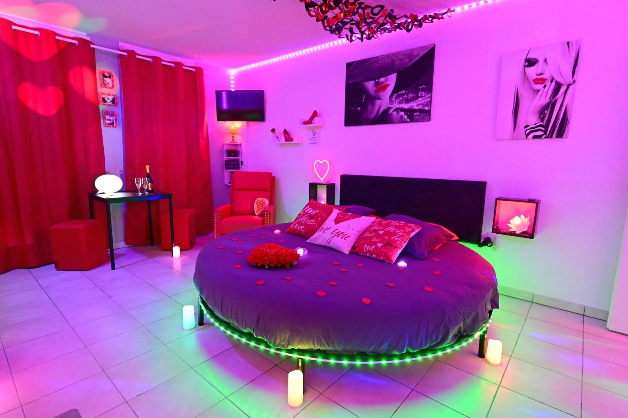 ביסקארוס Love Room A Deux Pas De L'Ocean Avec Hammam, Sauna Et Bain A 2 :-) מראה חיצוני תמונה