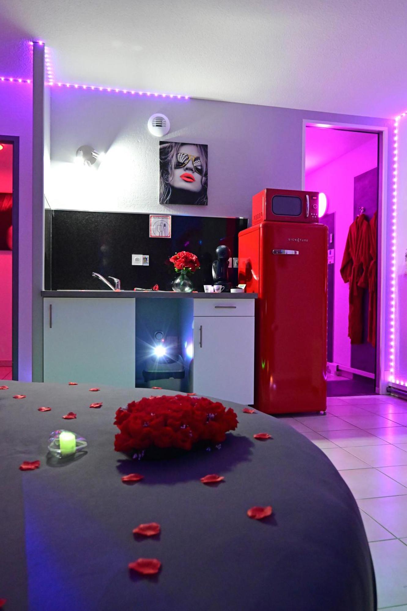ביסקארוס Love Room A Deux Pas De L'Ocean Avec Hammam, Sauna Et Bain A 2 :-) מראה חיצוני תמונה