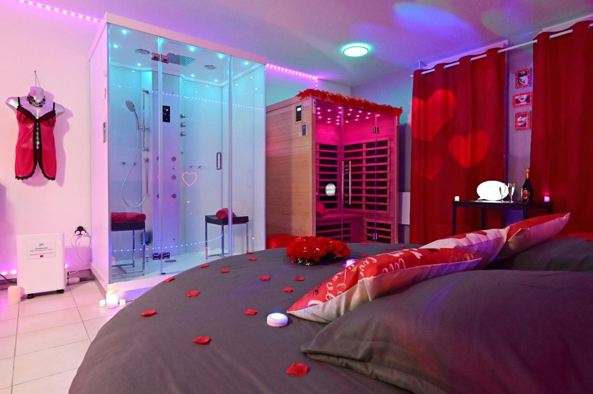 ביסקארוס Love Room A Deux Pas De L'Ocean Avec Hammam, Sauna Et Bain A 2 :-) מראה חיצוני תמונה