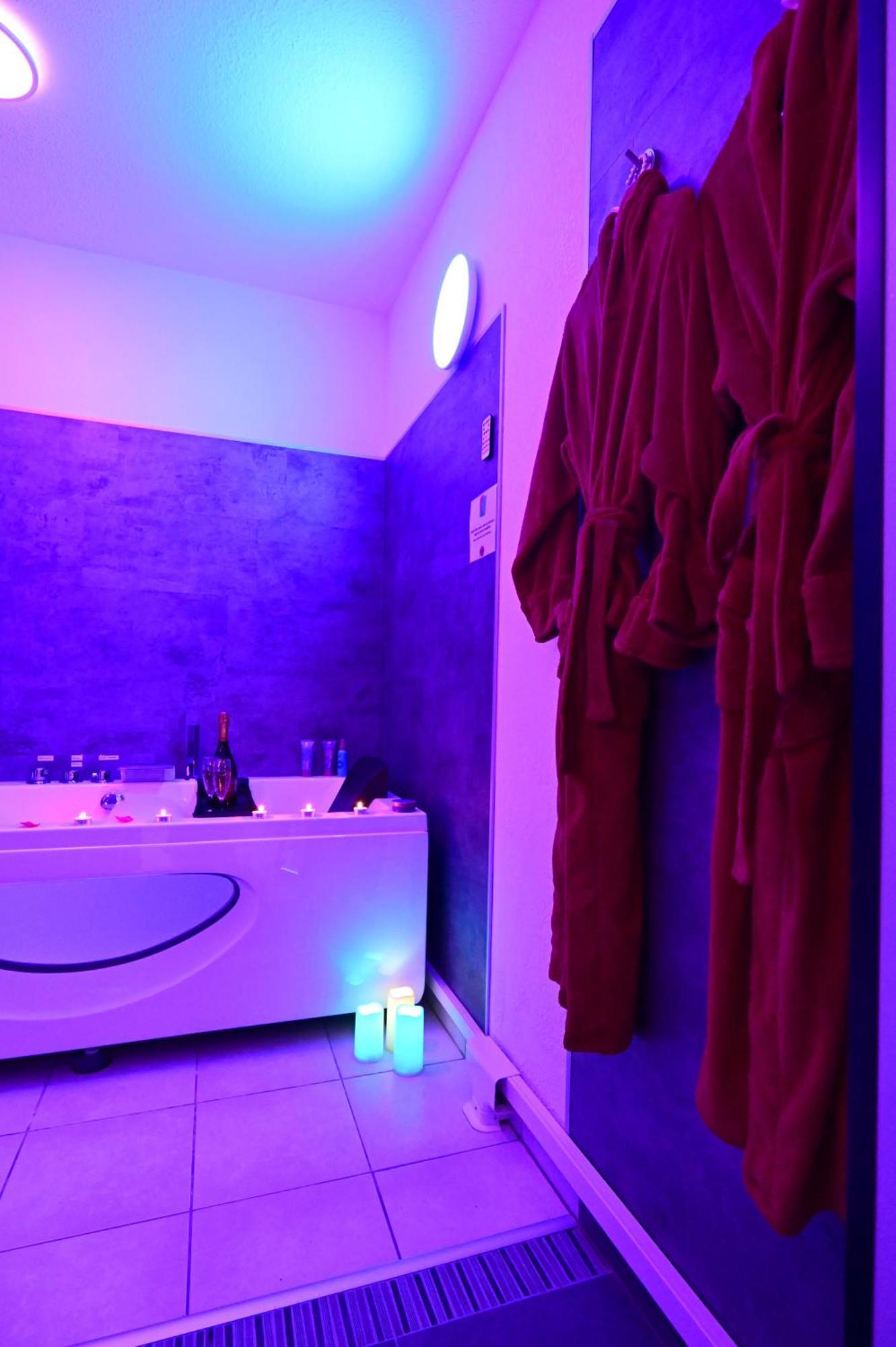 ביסקארוס Love Room A Deux Pas De L'Ocean Avec Hammam, Sauna Et Bain A 2 :-) מראה חיצוני תמונה
