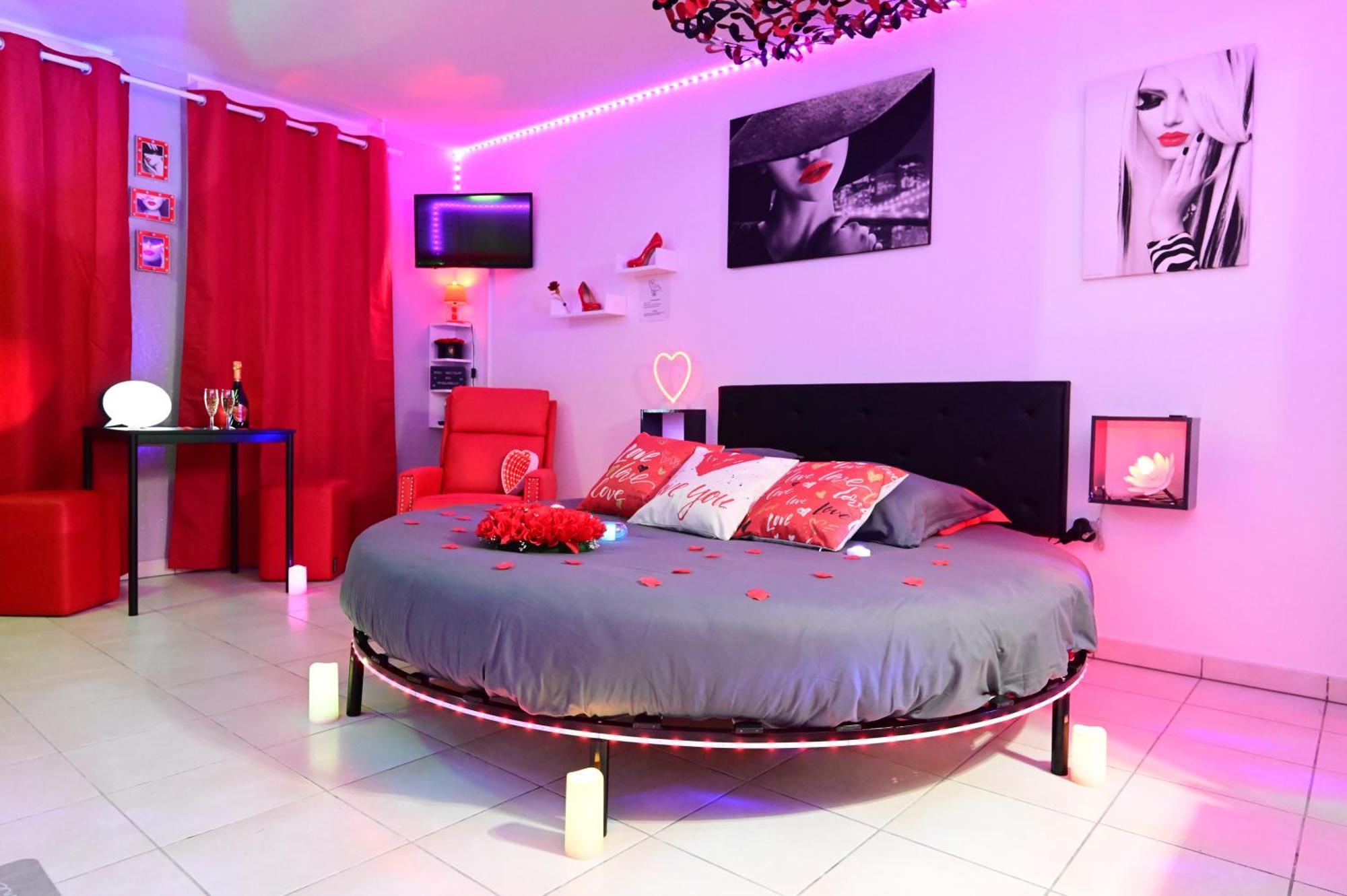 ביסקארוס Love Room A Deux Pas De L'Ocean Avec Hammam, Sauna Et Bain A 2 :-) מראה חיצוני תמונה